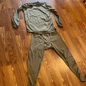 Military issue cold weather under layer